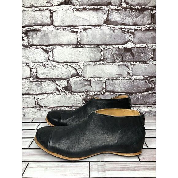 Cliff Dweller Vibram Black Leather Slip On Cap Toe Flats Women’s Sz 38.5EU/8M US - Picture 11 of 16